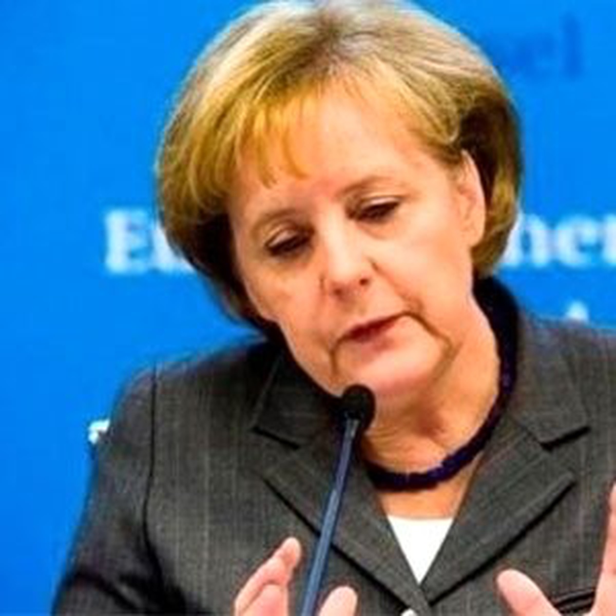 Merkel: "Bm, Esad Rejimine Karşı Açık Bir Tutum Sergilemeli"