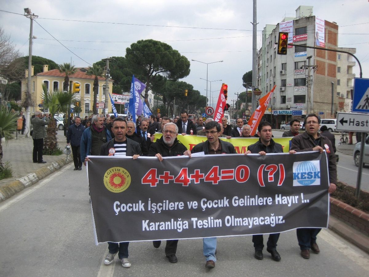 Ödemiş\'te "4+4+4" Protestosu