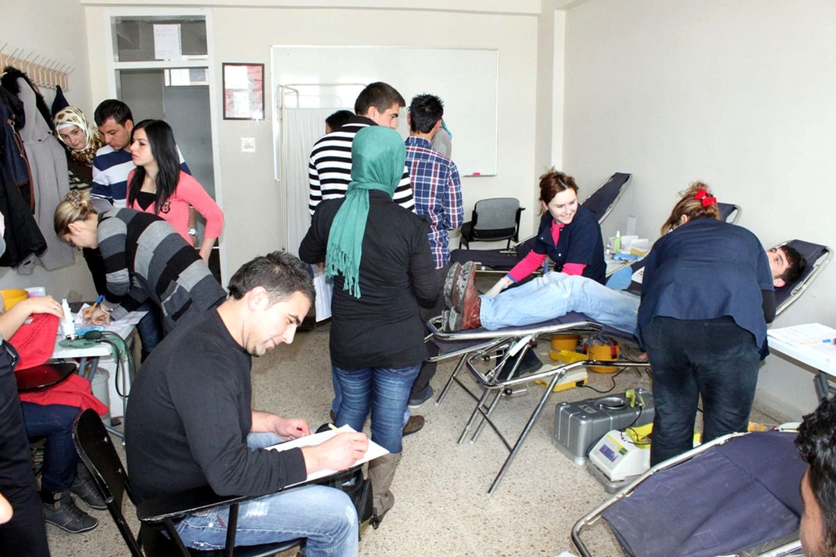 Öğrencilerden Kan Bağışına Yoğun İlgi