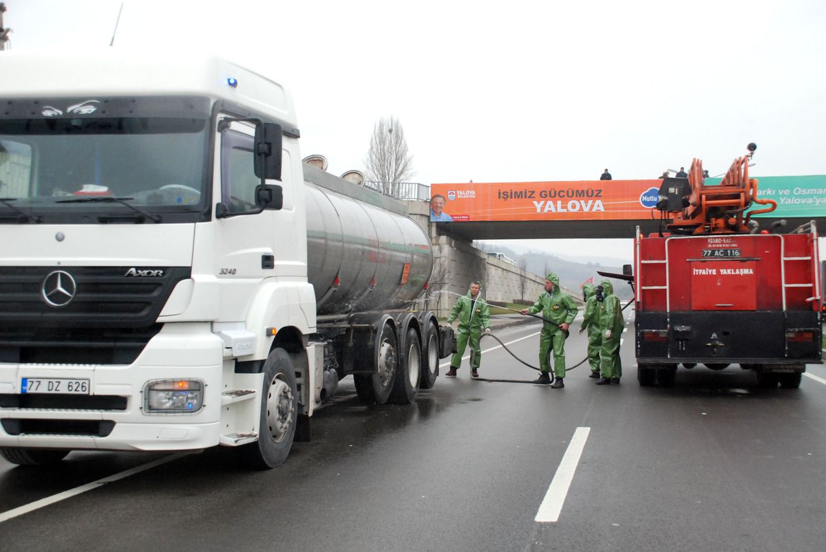 Yalova\'da Endüstriyel Kazalara Müdahale Tatbikatı