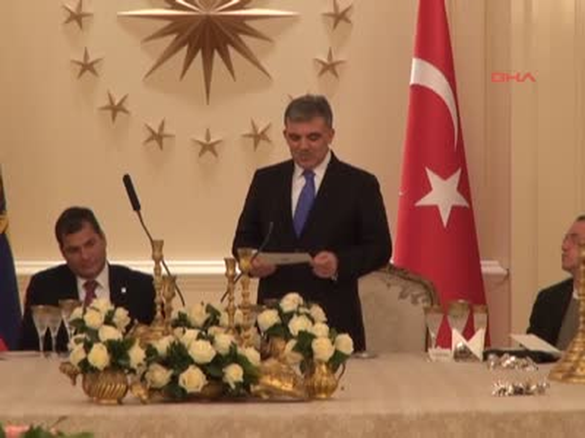 Gül\'den, Correa Onuruna Akşam Yemeği