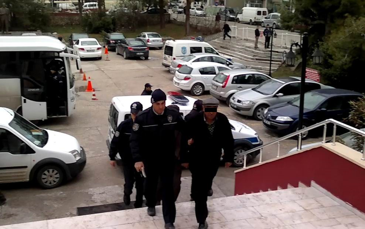 Afyonkarahısar\'da 27 Kılo Kubar Esrar Ele Gecırıldı