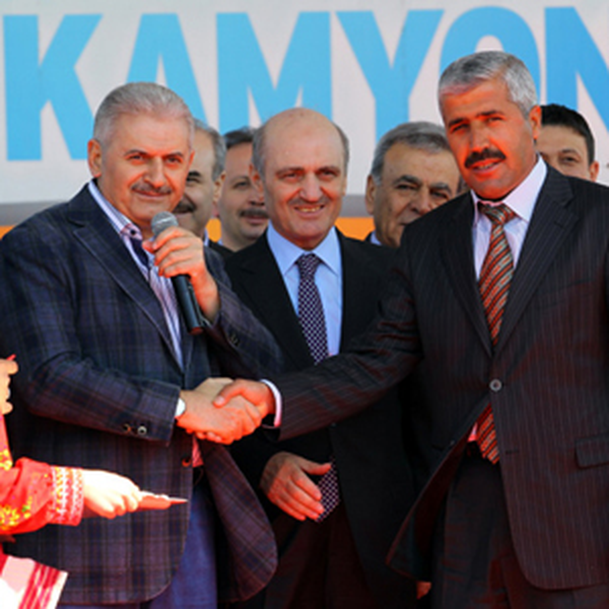 Bakan Yıldırım ve Bayraktar, Fahri Konsolaslar ile Bir Araya Geldi