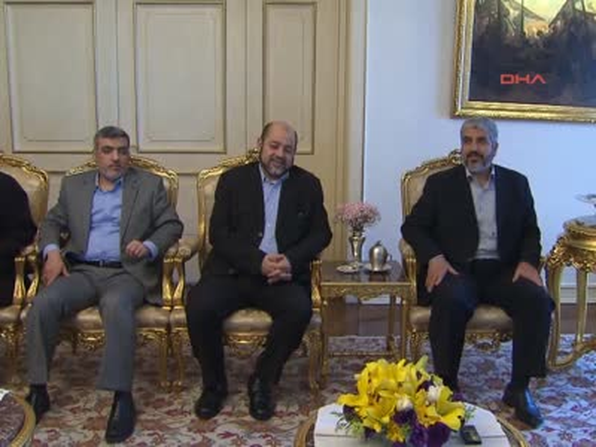 Erdoğan ve Meşal\'in Görüşmesi Başladı