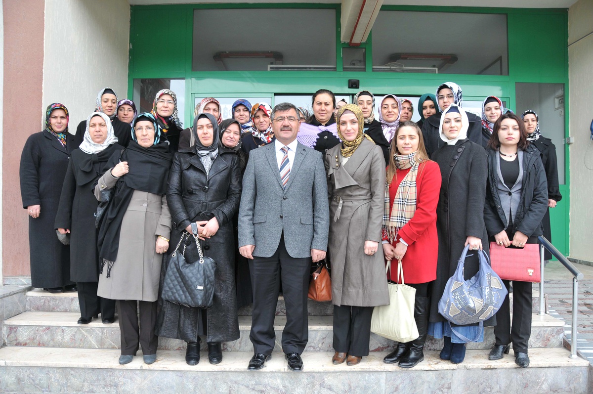 Başkan Akdoğan Kadın Kolları Üyelerini Ağırladı