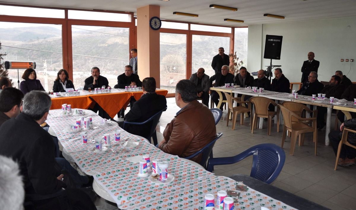 Belediye Başkanı Oto Galerisi Esnafı ile Bir Araya Geldi