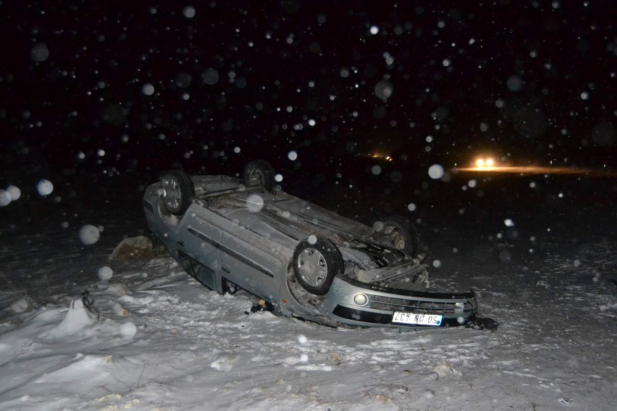 Buzlanma Kazaya Neden Oldu: 3 Yaralı