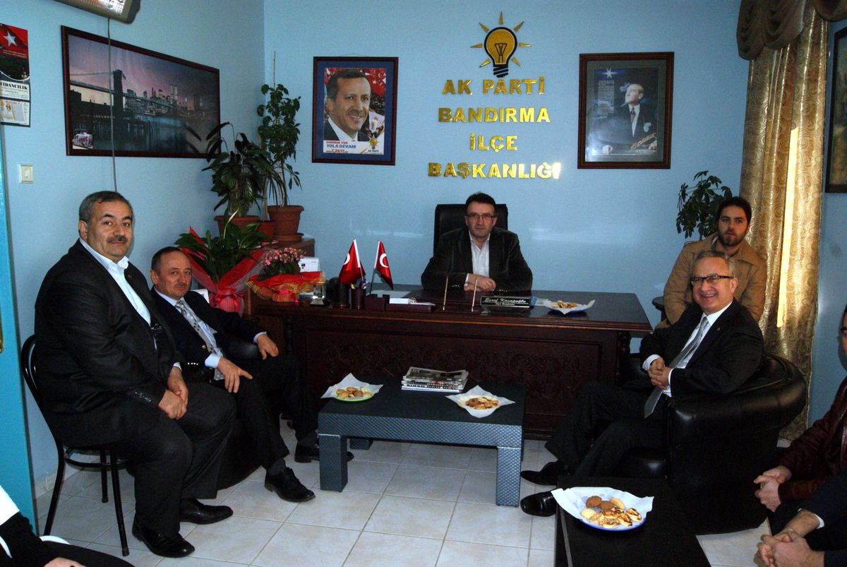 CHP'li Başkandan AK Parti'ye Ziyaret