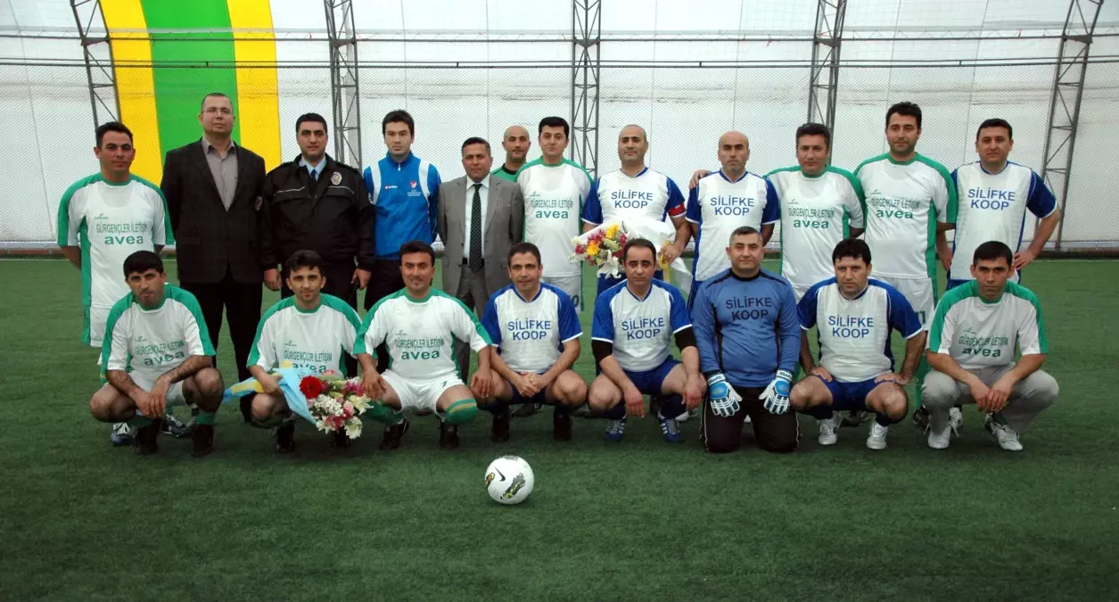 Emniyetten Halı Saha Turnuvası