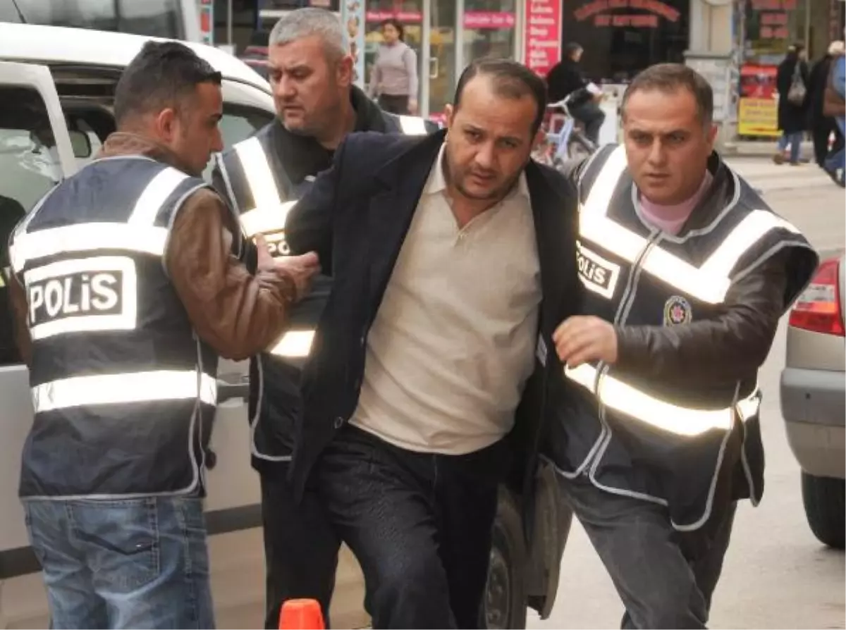 Evli Polis, Sevgilisi Kadını Öldürüp Ev ve Paralarını Aldı