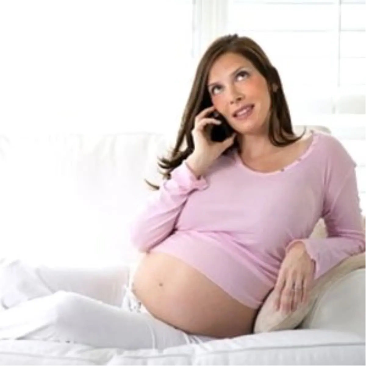 Hamilelikte Cep Telefonuyla Konuşmak Bebek İçin Tehlikeli Olabilir