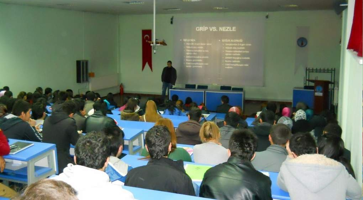 Hisarcık Meslek Yüksekokulu Öğrencilerine 'Bulaşıcı Hastalıklar ve Korunmanın Yolları' Anlatıldı
