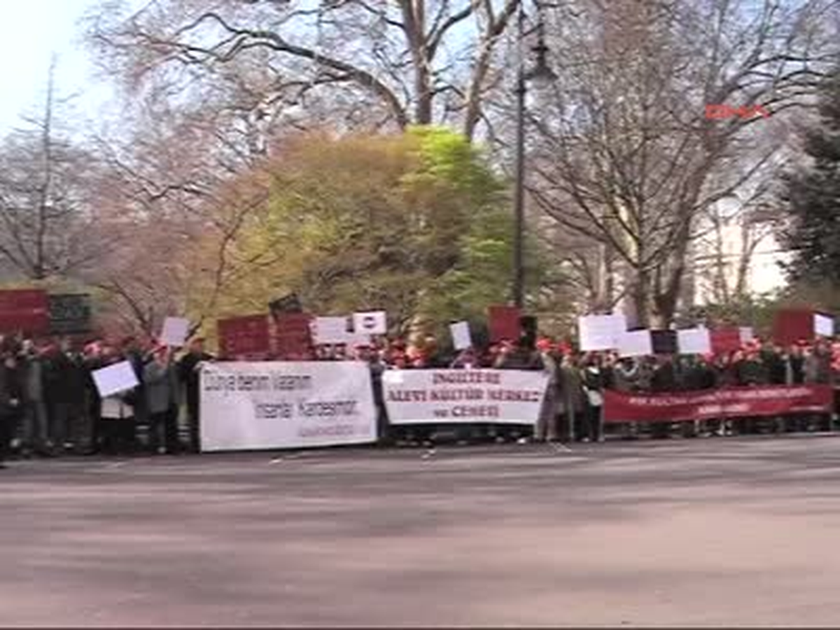 İngiltere\'de Zaman Aşımı Protestosu