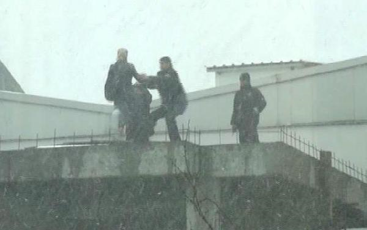 İntihar Etmek İsterken Baygınlık Geçiren Kadını Polis Kurtardı