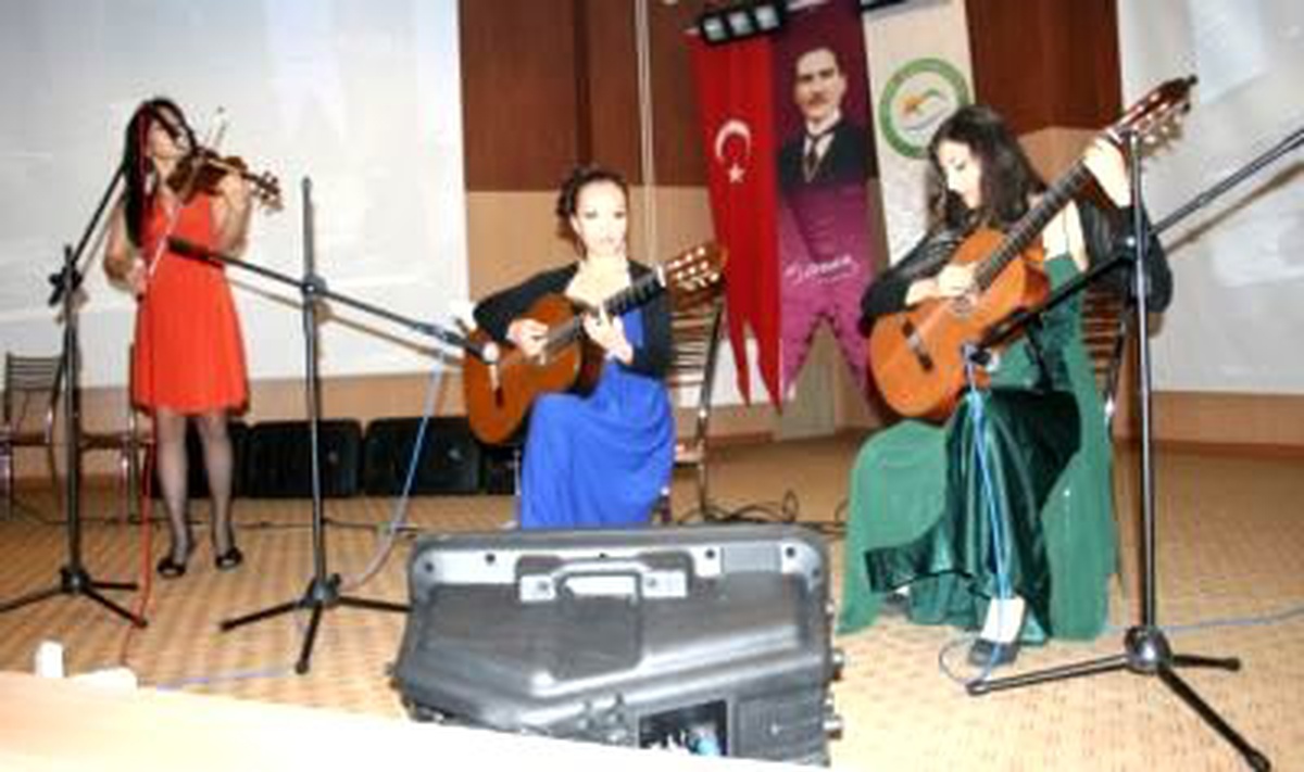 Japon ve Vietnamlı Sanatçılar, Iğdır\'da Konser Verdi