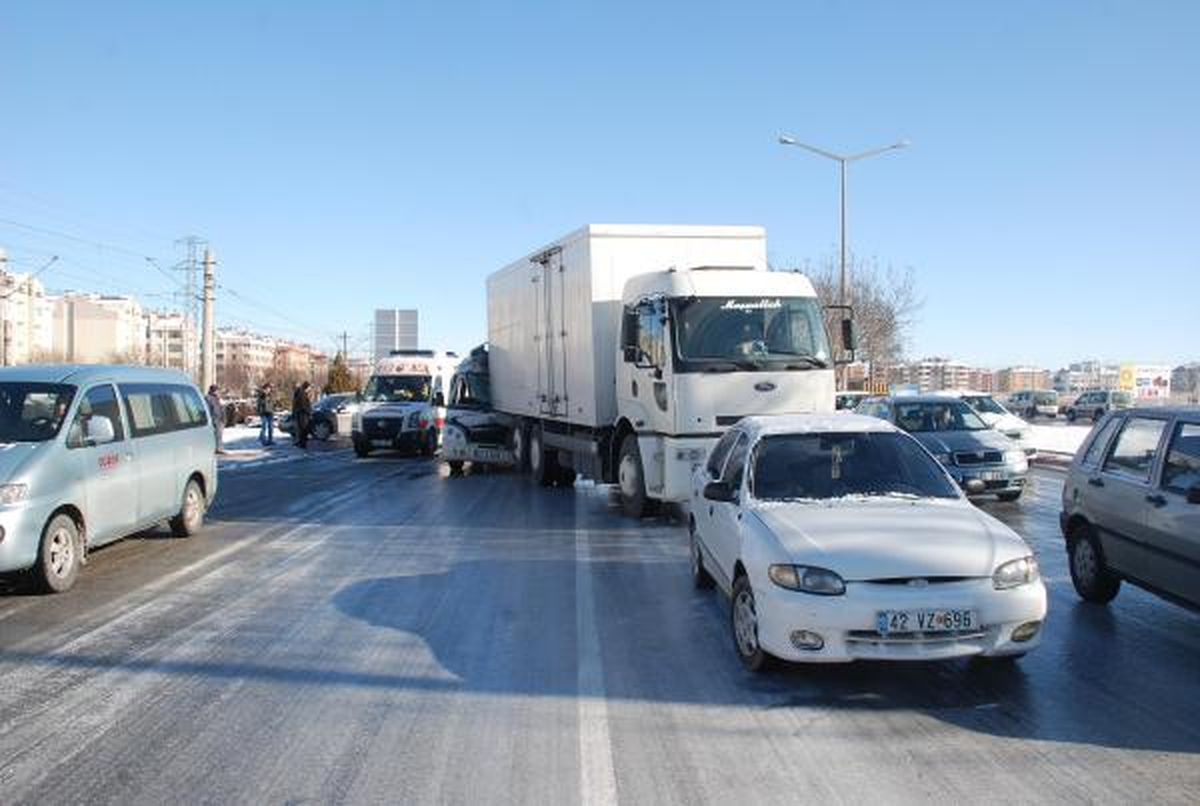 Konya\'da 2 Ayrı Zincirleme Kaza