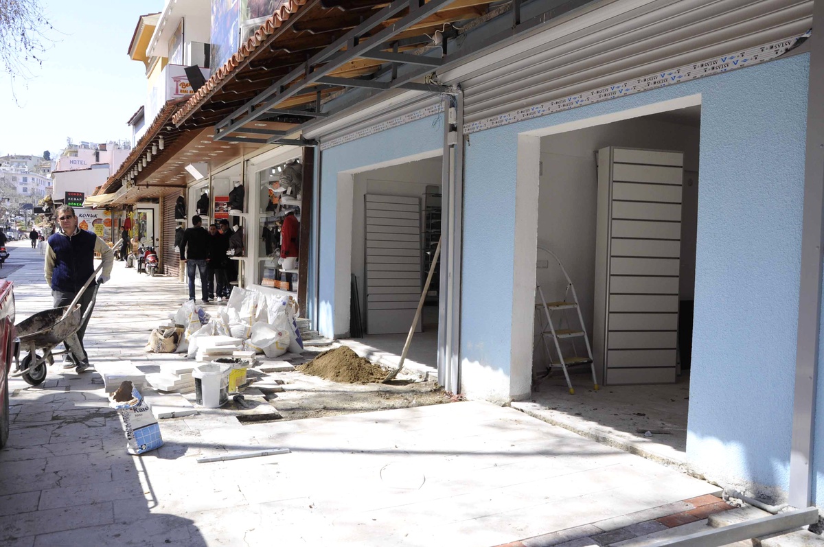Kuşadası Esnafından Yeni Sezon Hazırlığı