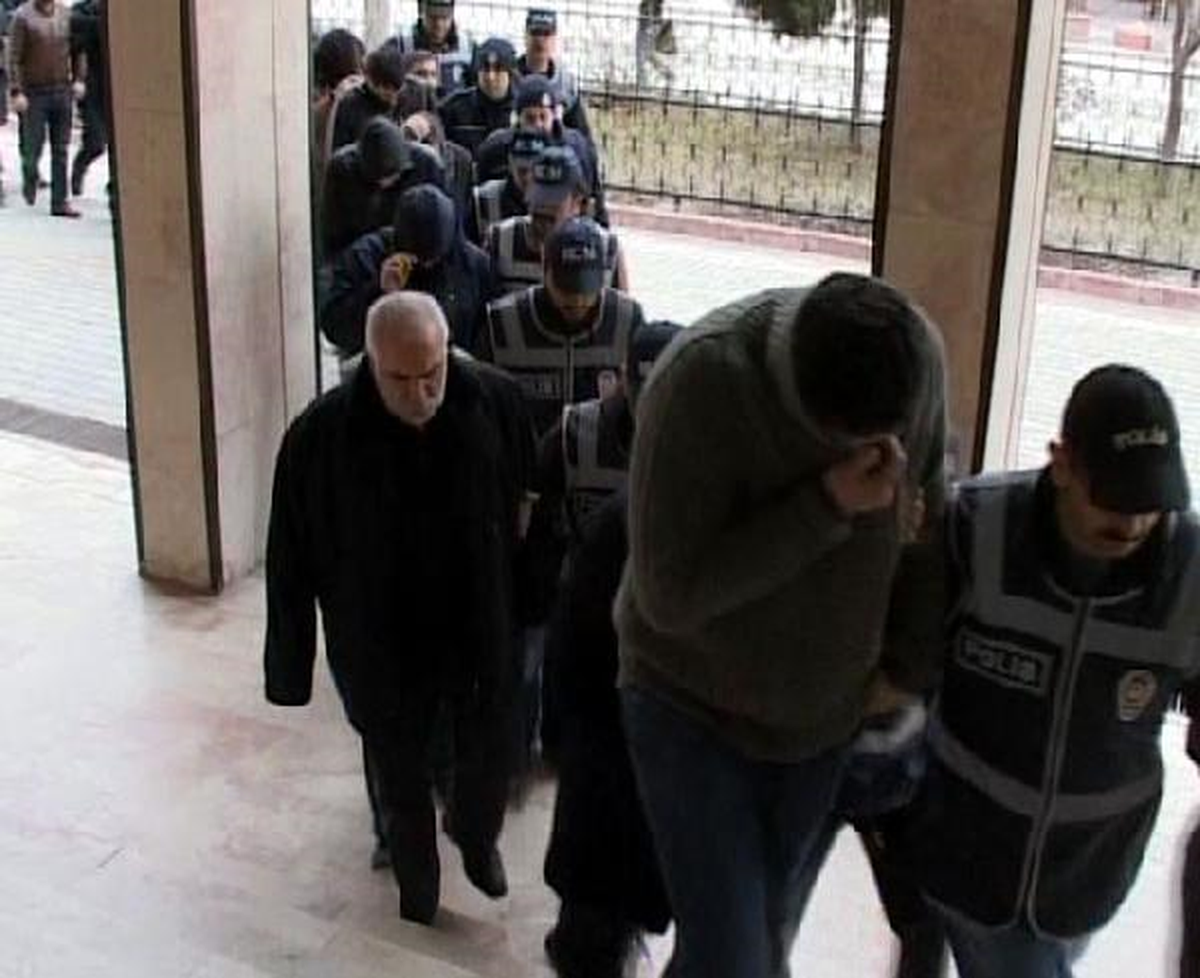 Malatya\'da Suç Örgütüne Operasyon: 35 Kişi Gözaltında