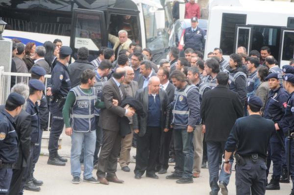 Mersin\'deki Yolsuzluk Operasyonunda 21 Gözaltı Daha (2)