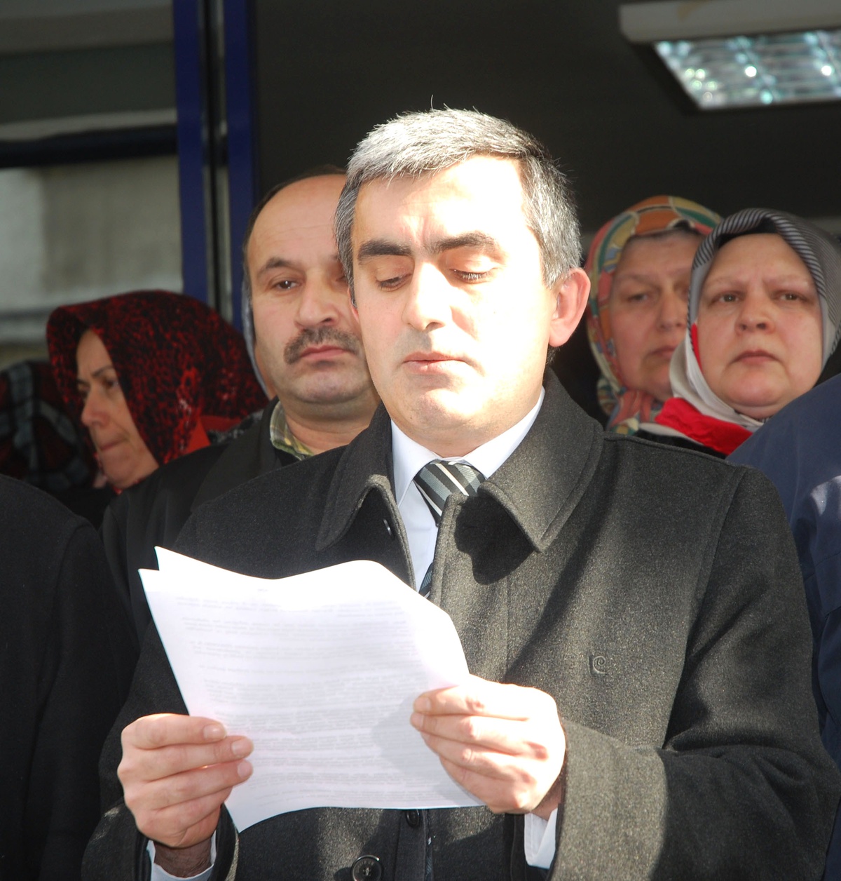 MHP Fiskobirlik Önünde İşçi Çıkarılmasına Tepki Gösterdi