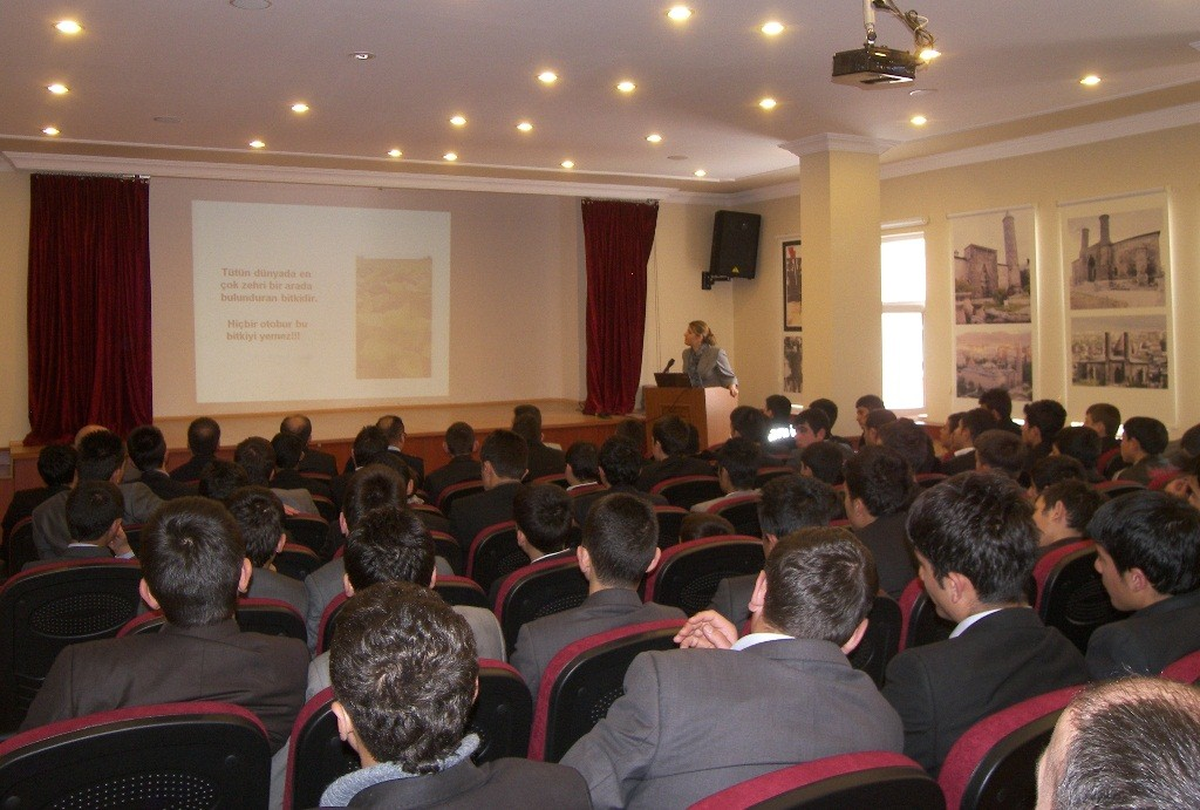 Narman\'da Madde Bağımlılığıyla Mücadele Konferansı