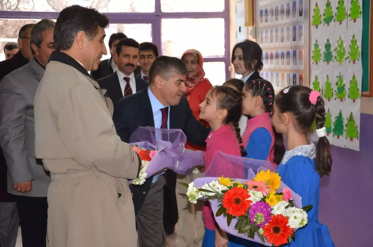 Sabri Balcıya Kardeş Kurumdan Akıllı Tahta