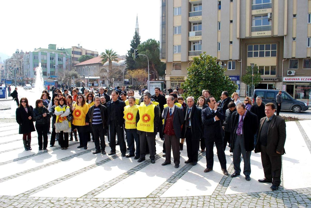Salihli Eğitimsen\'den Protesto