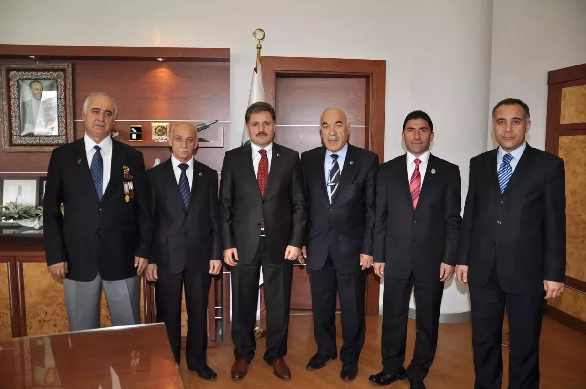 Şehit ve Gazi Derneklerinden Başkan Çakır\'a Ziyaret