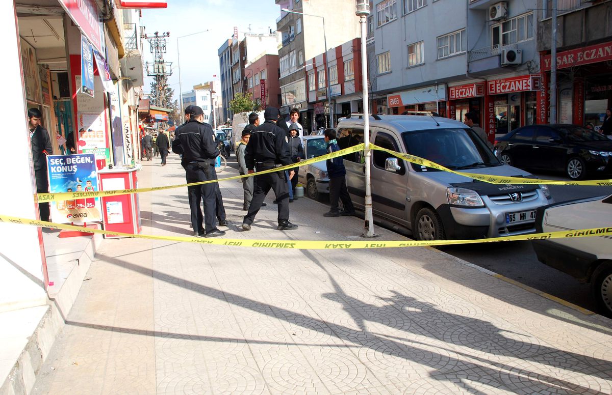 Sokak Ortasında Rastgele Ateş Etti