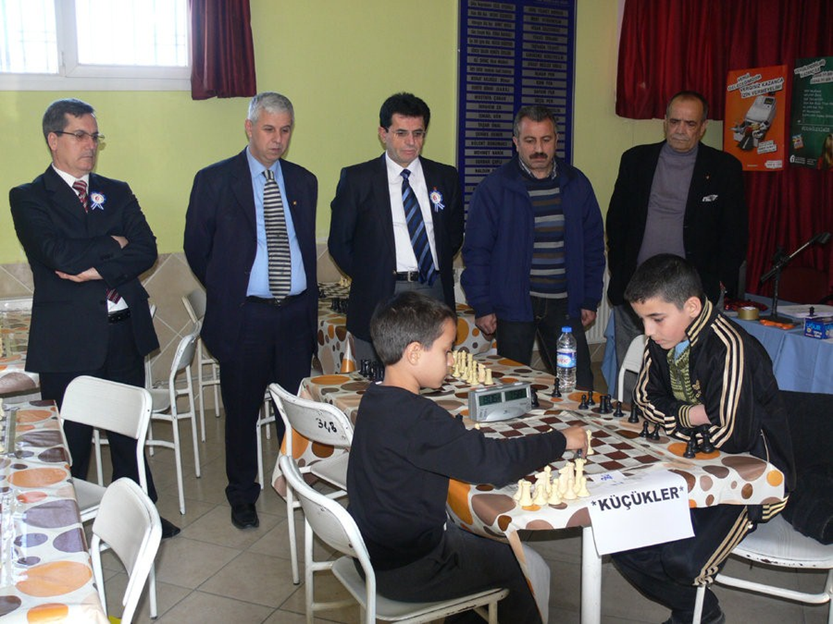Söke Vergi Dairesi Satranç Turnuvası Çekişmeli Geçti