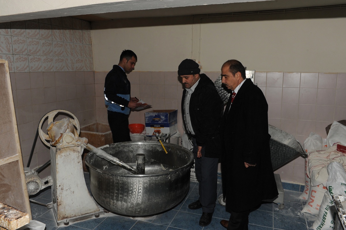 Trabzon Belediyesi Zabıta Ekipleri Fırınları Denetledi