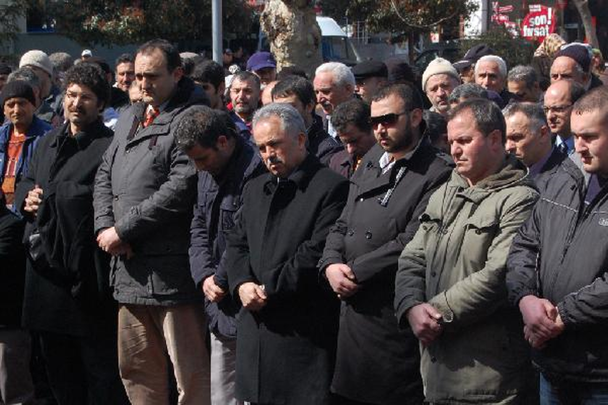 Yalova'da, Suriye'de Ölenler İçin Gıyabi Cenaze Namazı