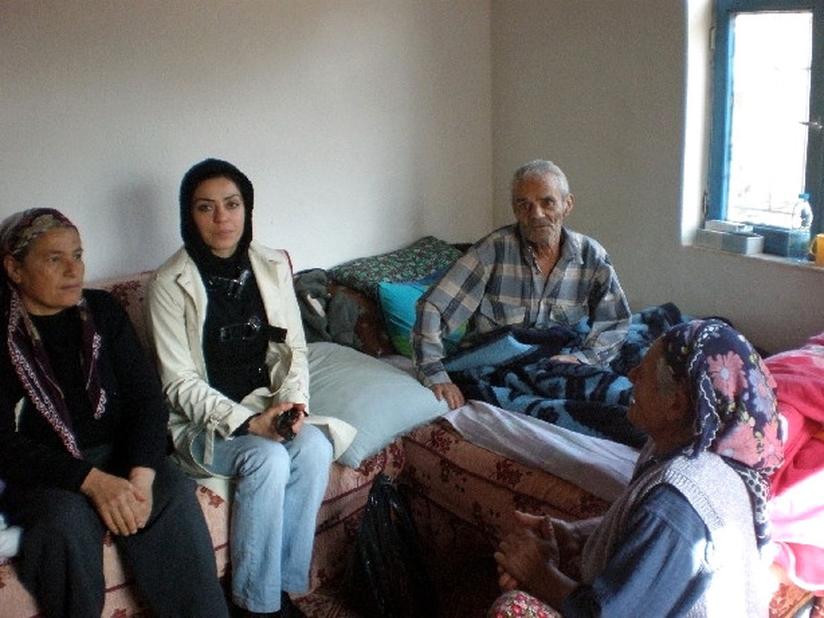 Ak Partili Bayanlar Köylerdeki Yaşlıları Ziyaret Ettiler