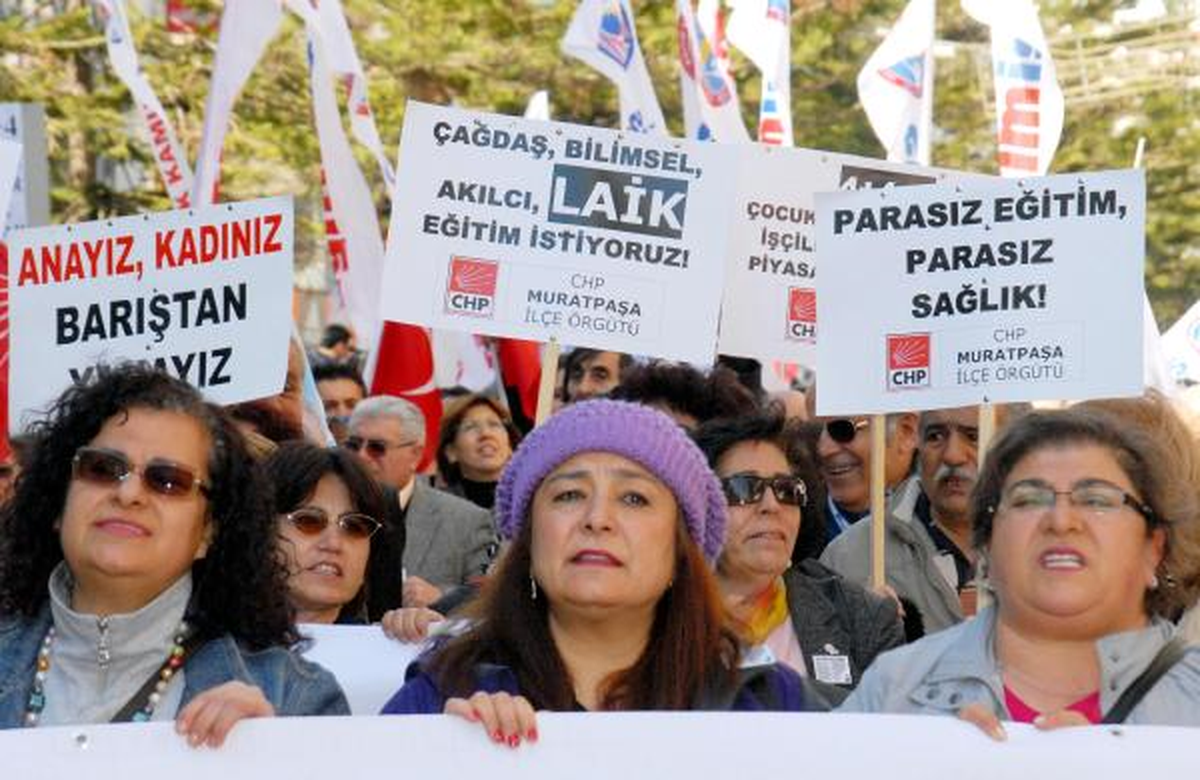 Antalya\'da \'4+4+4\' Protestosu