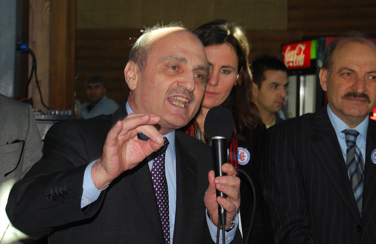 Bakan Yıldırım Kentsel Dönüşüm Projesinin İzmir\'den Başlayacağını Açıkladı