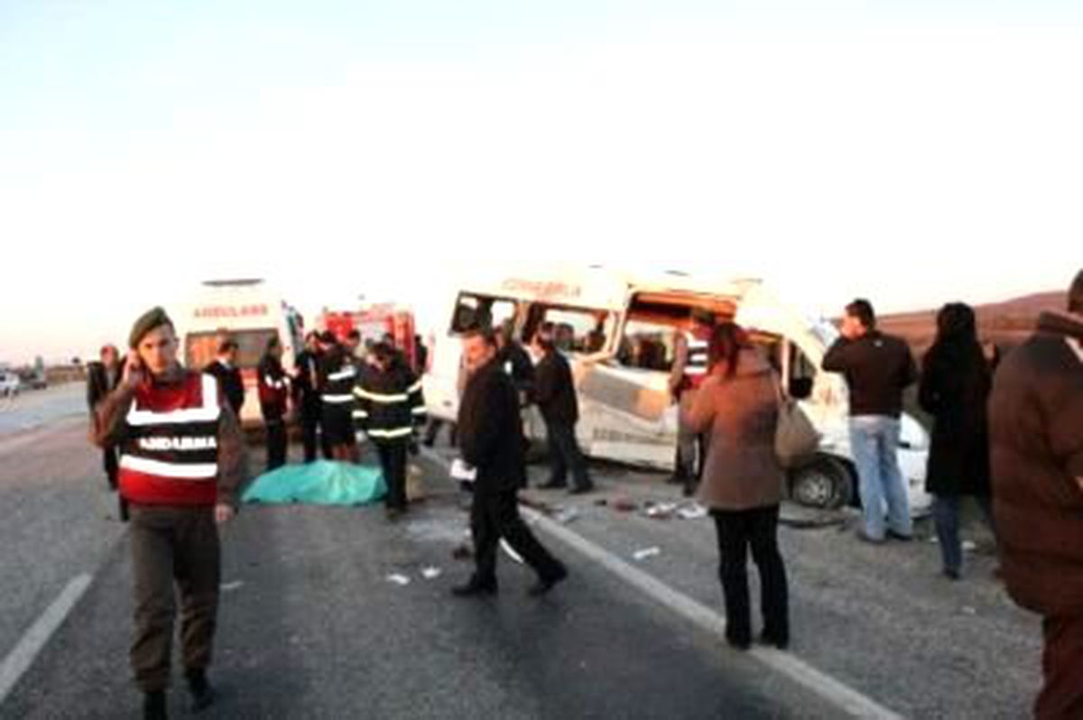 Edirne\'de Trafik Kazası: 3 Ölü