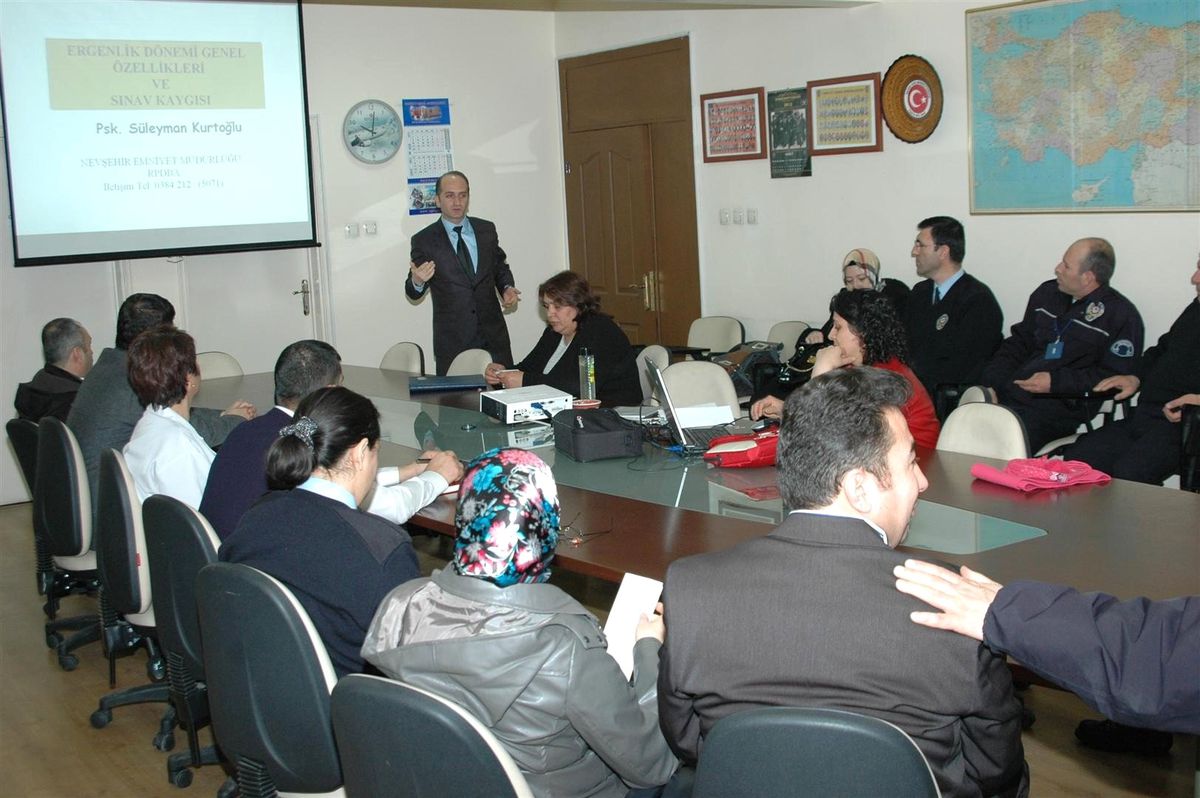 Emniyet Müdürlüğü Personeline, Ergenlik Dönemi ve Sınav Kaygısı Semineri