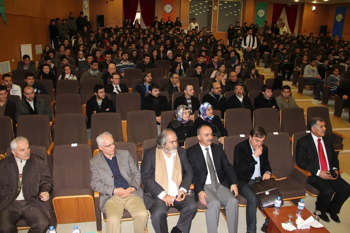 Giresun Üniversitesi'nde Yeni Anayasa Tartışıldı