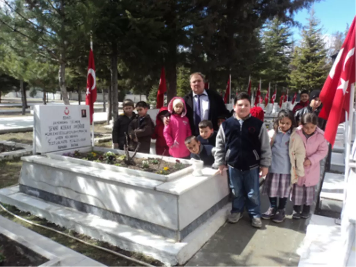 Gülbirlik İlköğretim Okulu Şehitlerimizi Unutmadı