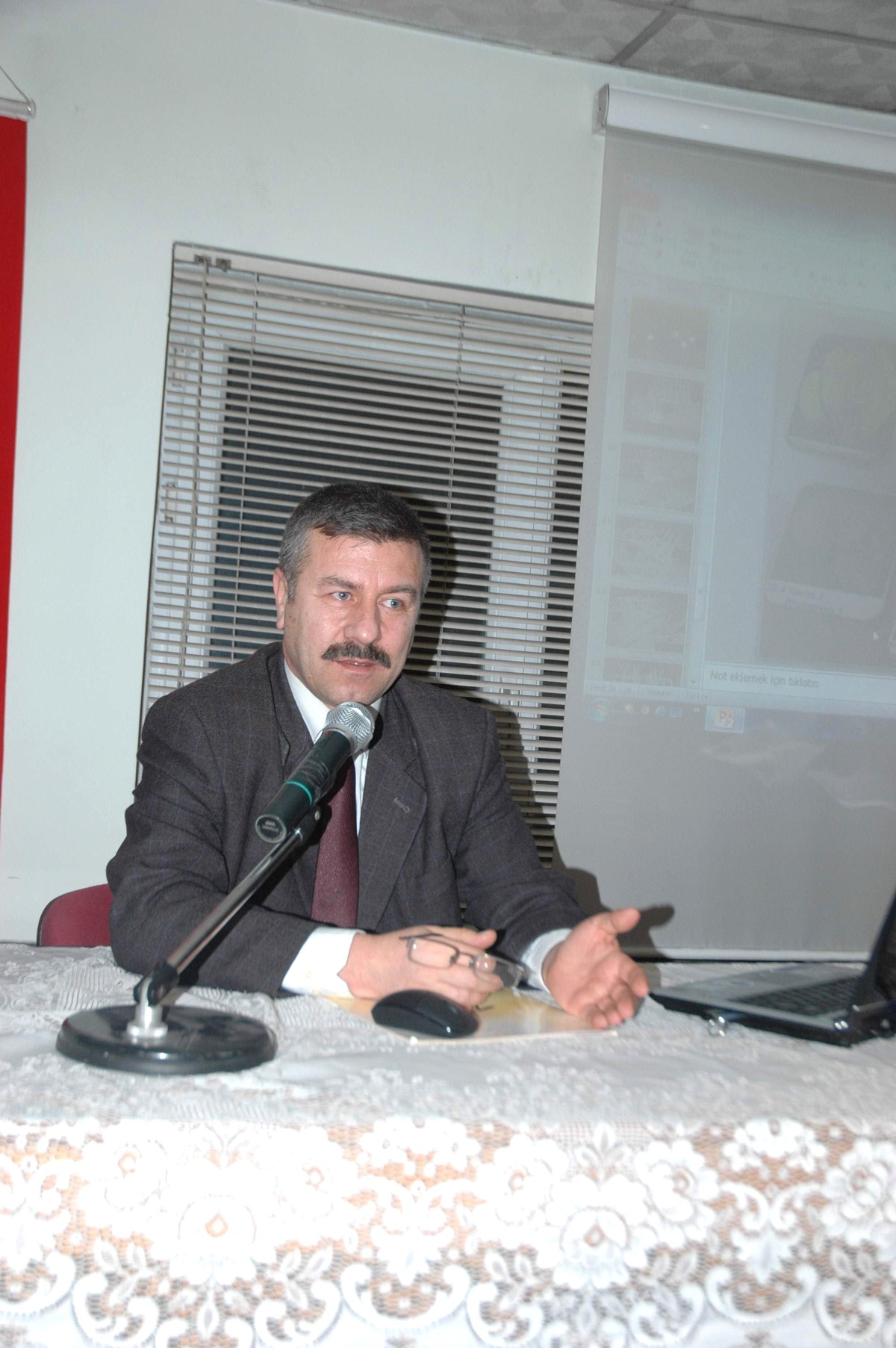 Güneş Vakfı'nda 'Ermeni Katliamının Kazı Boyutu' Konferansı