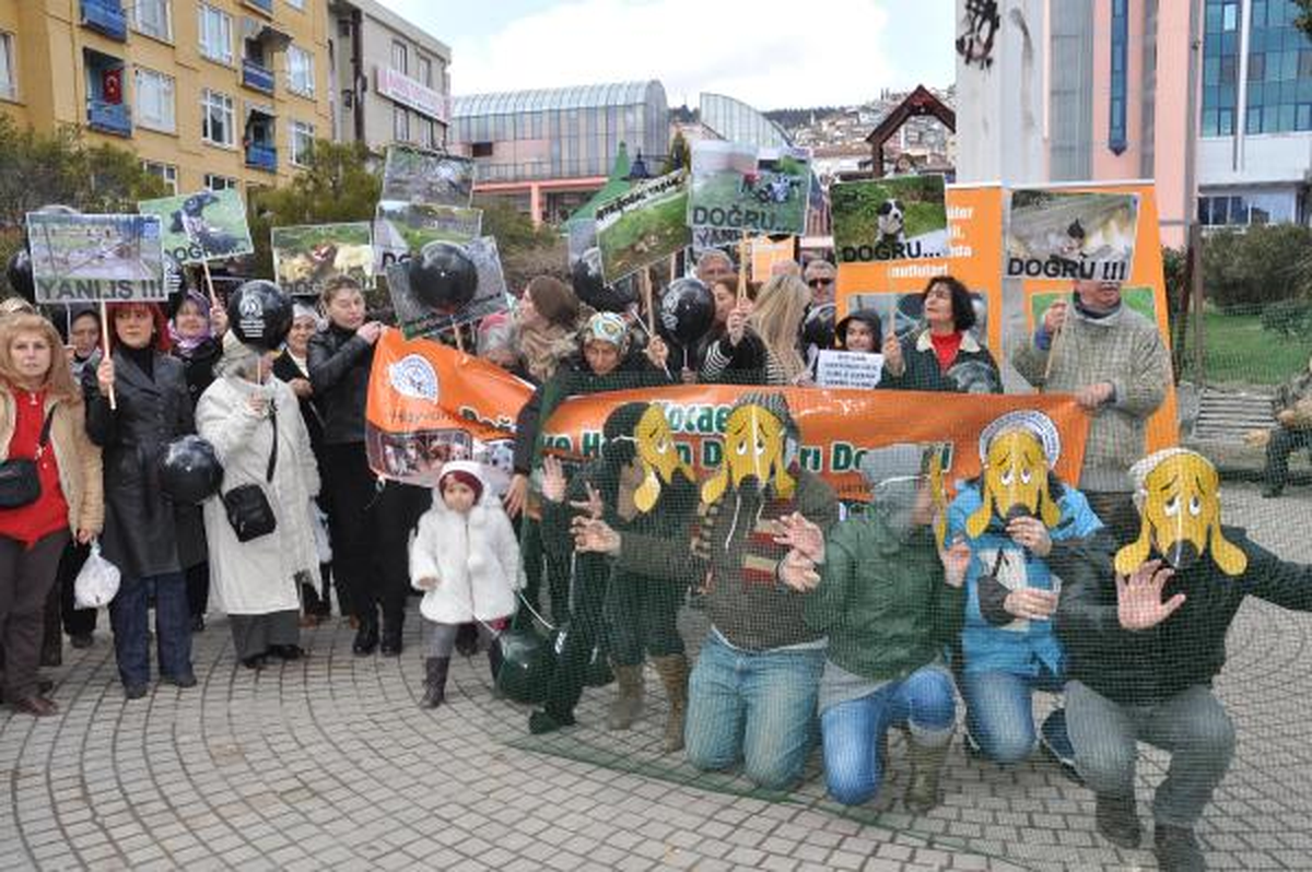 Hayvanseverlerden Maskeli Protesto