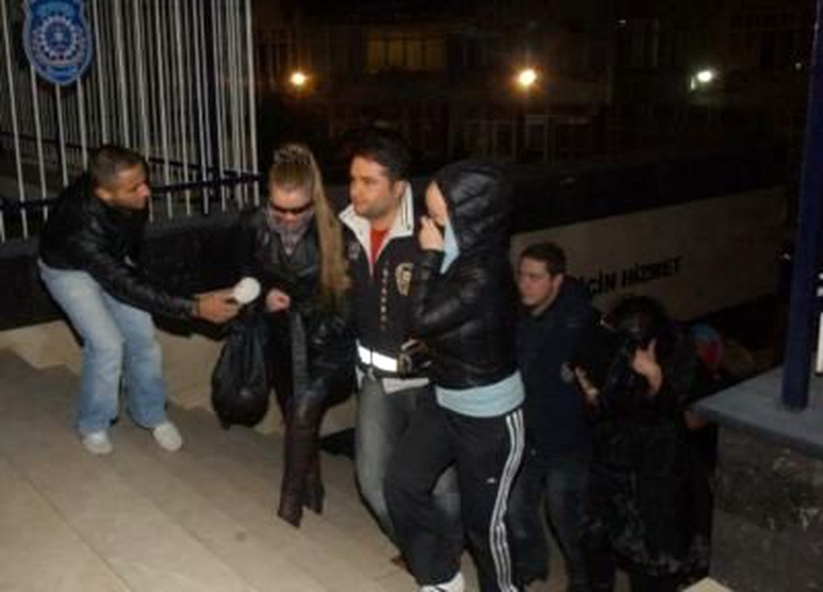 İstanbul\'da Fuhuş Operasyonu: 83 Gözaltı