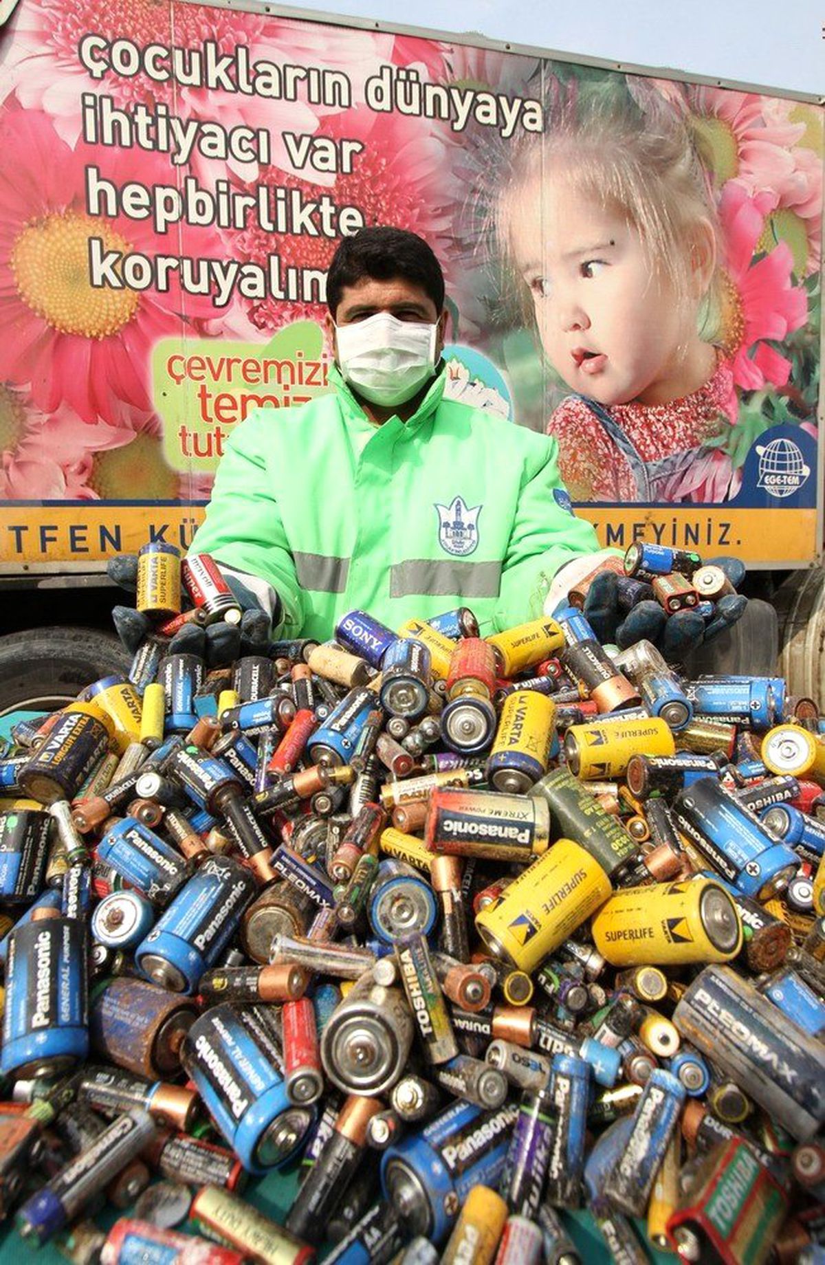 Konak\'ta 4.5 Ton Atık Pil Toplandı