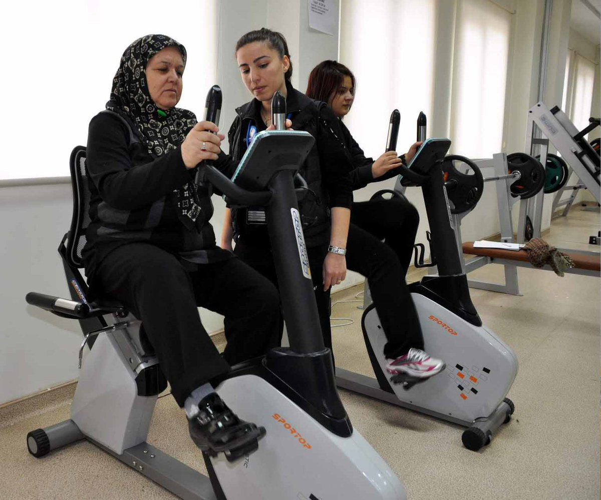 Şahinbey Belediyesi Spor Salonlarına Hanımlardan Yoğun İlgi