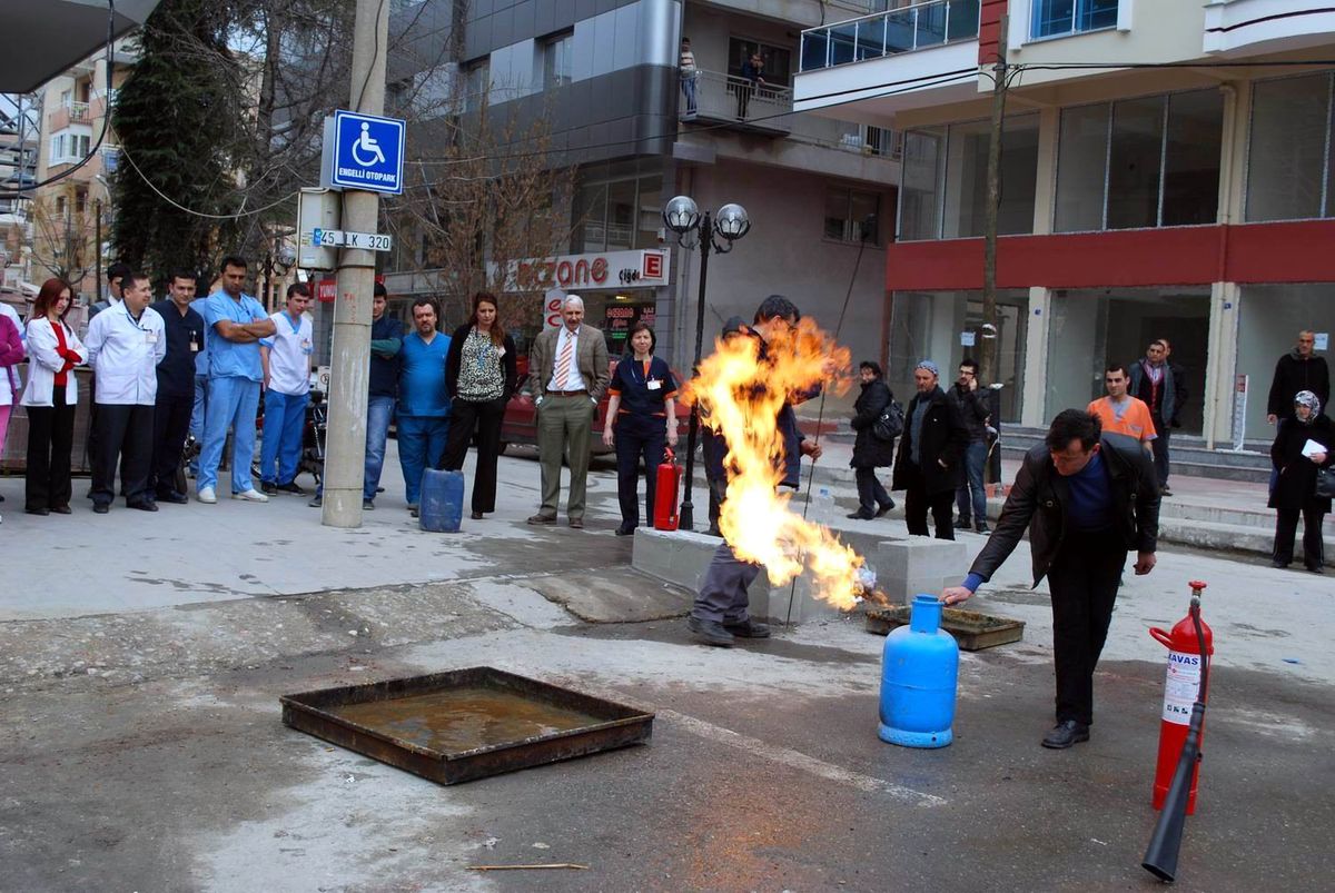 Yangın Tatbikatı Gerçeğini Aratmadı