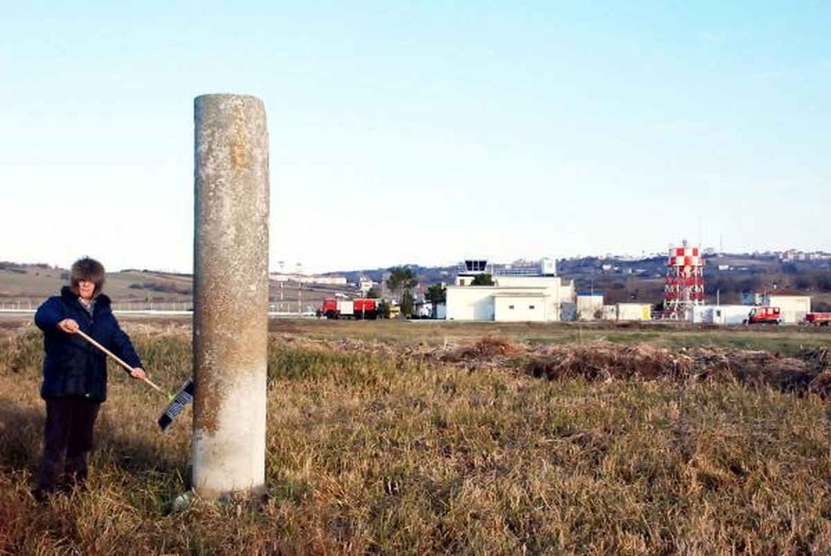 78 Yıl Sonra Havaalanındaki Sütun Farkedilince Koruma Altına Alındı