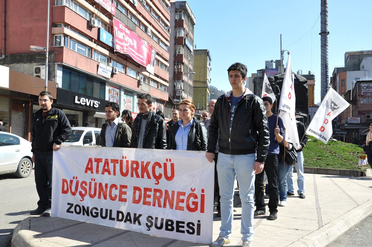 Add Çanakkale Şehitlerini Andı