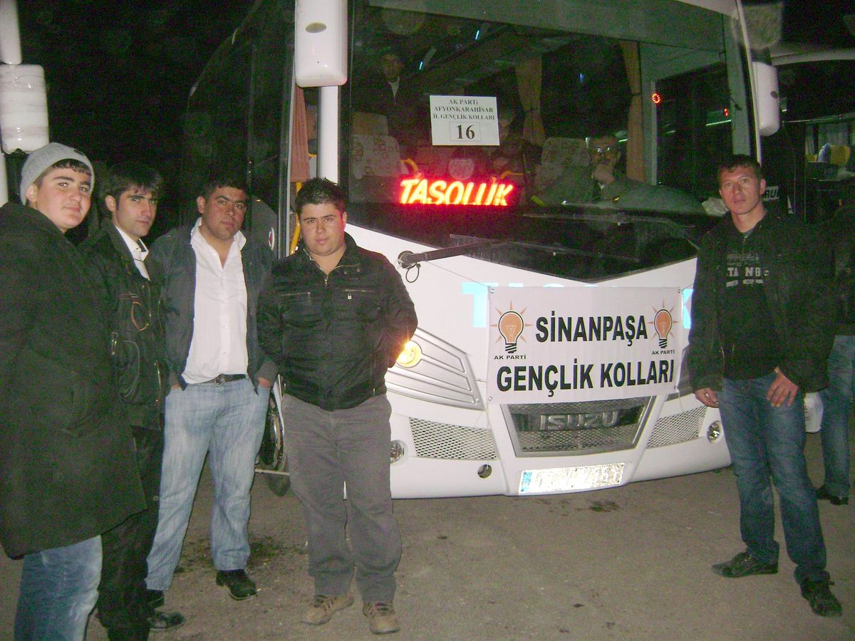 AK Parti Üyeleri Çanakkale\'ye Gitti