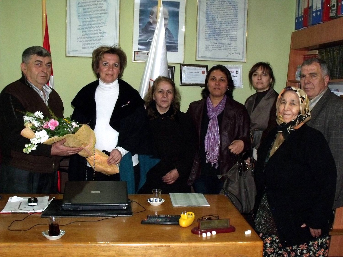 Ak Partili Kadınlardan Anlamlı Ziyaret