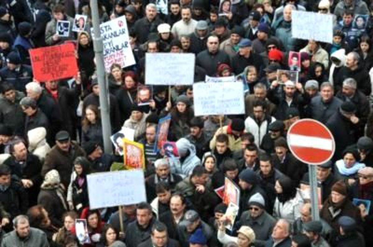 Aleviler Bochum\'da Miting Düzenledi
